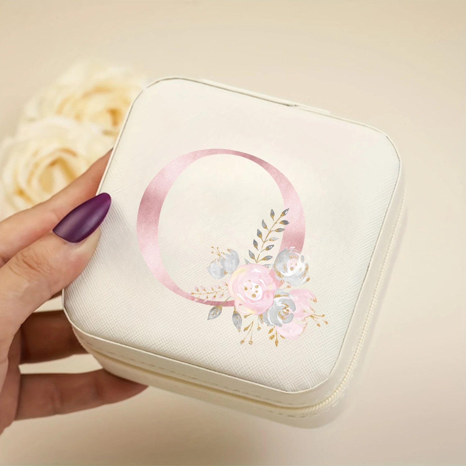 Caja de Almacenamiento Blanca para Viaje con Estampado del Alfabeto de la A a la Z, Caja para Joyas con Cierre de Cremallera y Forro de Tela