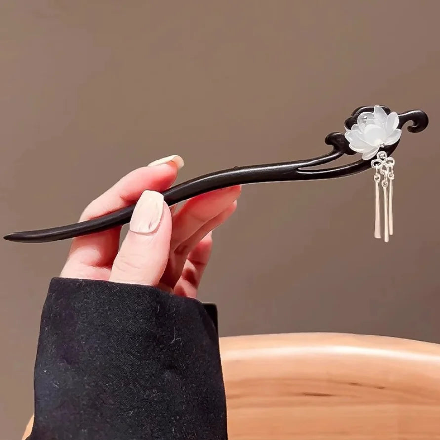 Palillos para el cabello de madera chinos Vintage para mujer, horquillas de lujo con flor de loto, palillos para el cabello, accesorios de joyería para la cabeza del banquete de boda